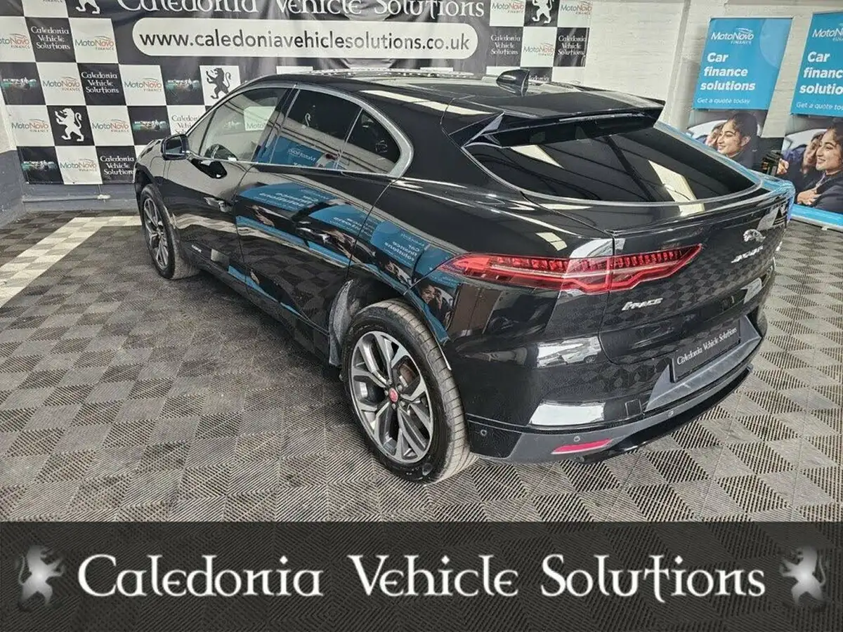 2020-jaguar-i-pace-ev400-hse-big-39