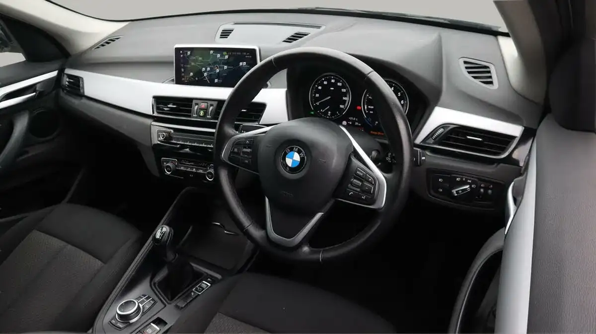 2020-bmw-x1-15-sdrive18i-se-big-9