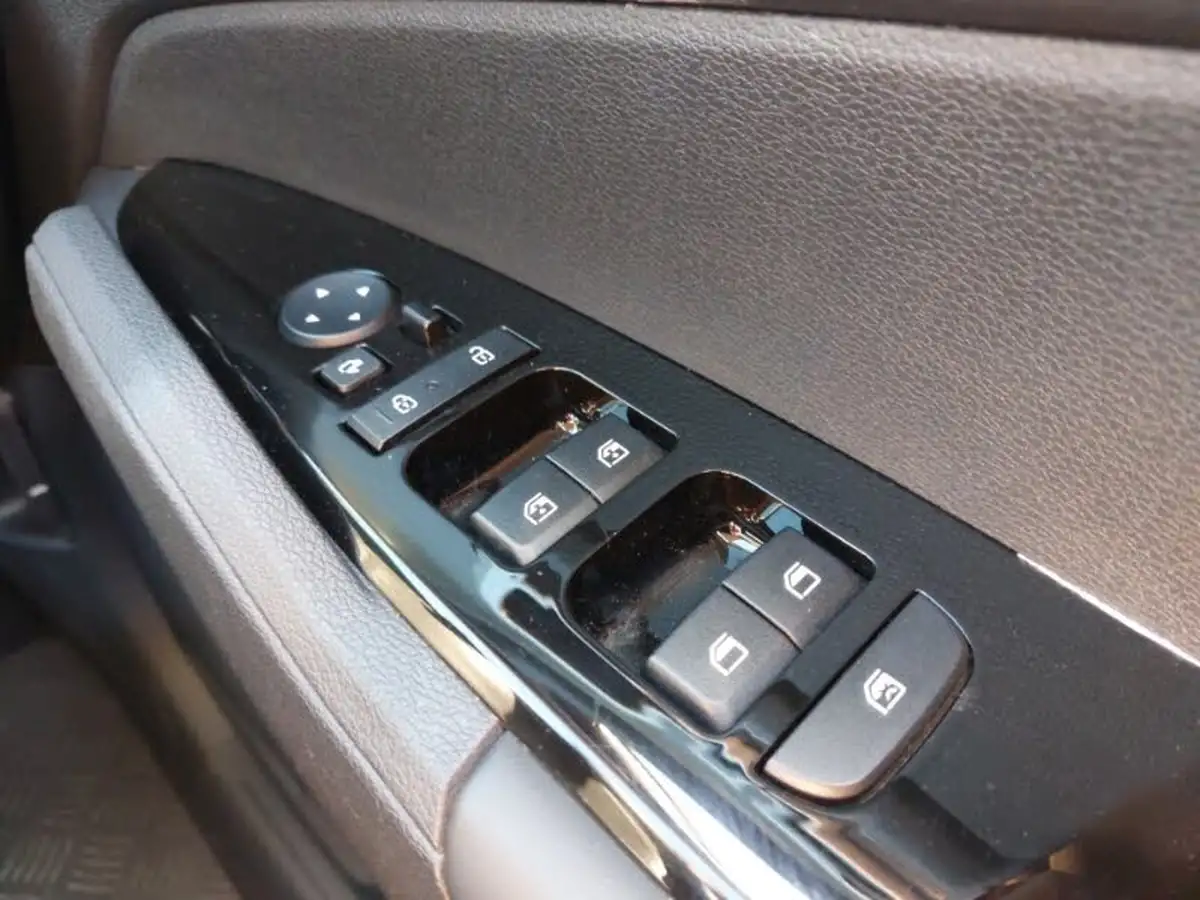 2023-kia-sportage-16-t-gdi-3-148bhp-big-16