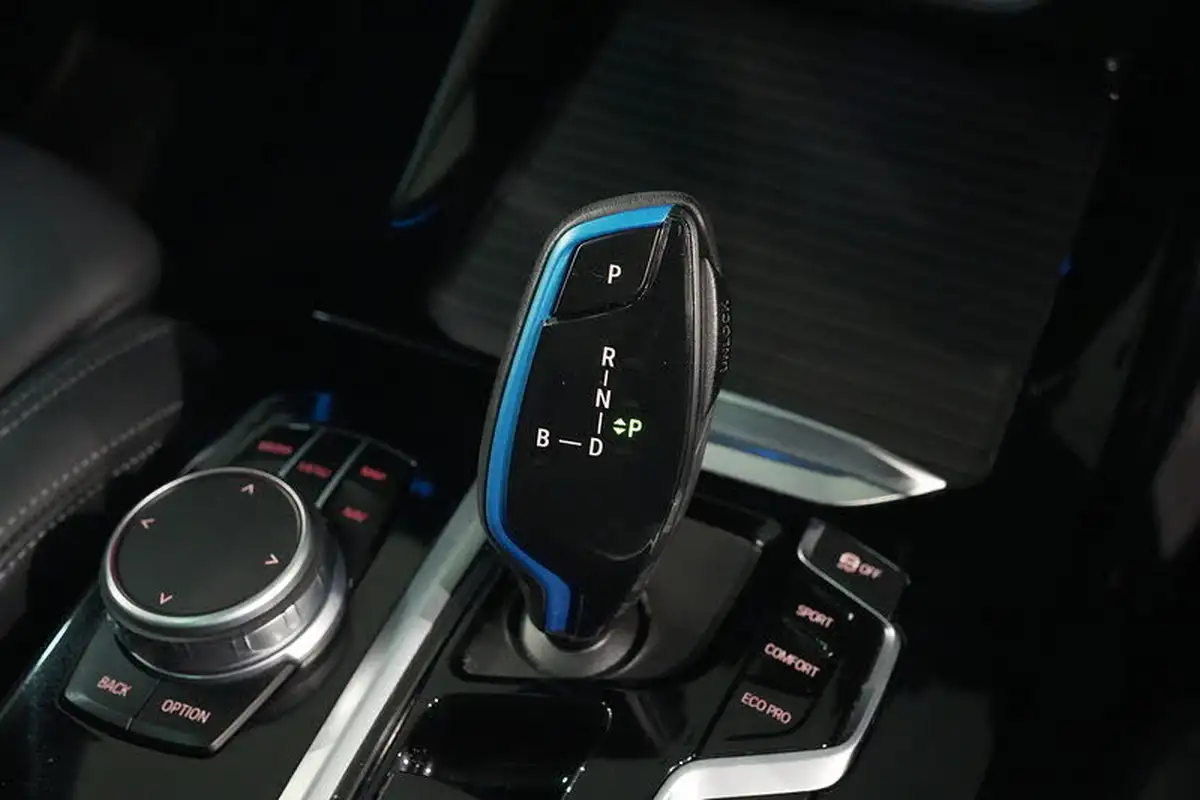 2022-bmw-ix3-e-premier-edition-big-51