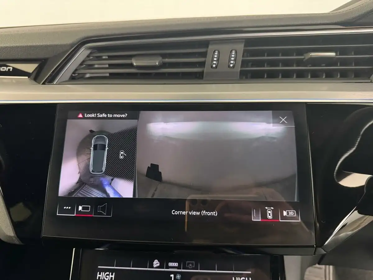 2021-audi-e-tron-e-station-wagon-big-40