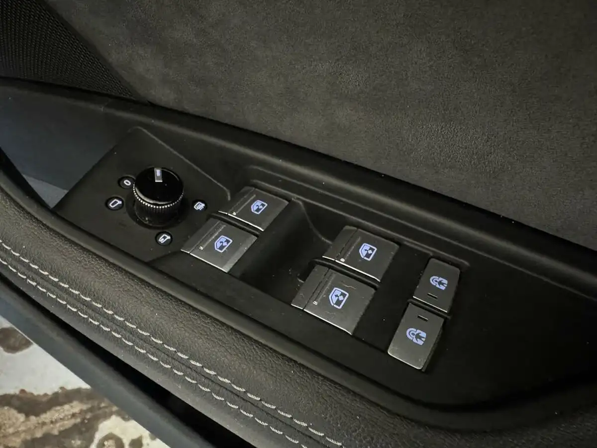 2021-audi-e-tron-e-station-wagon-big-16