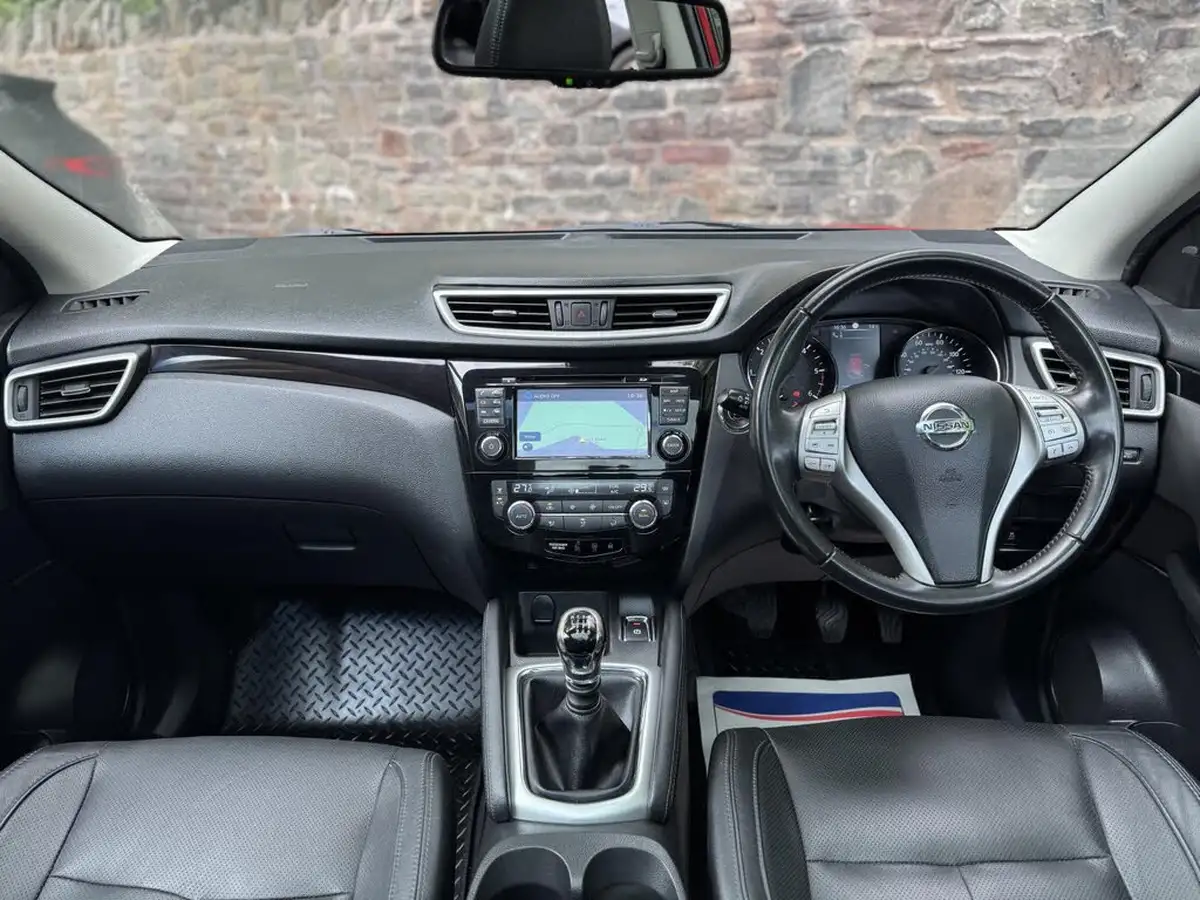 2017-nissan-qashqai-15dci-tekna-big-27
