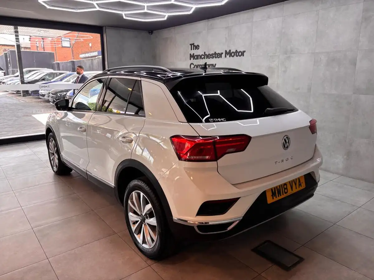 2018-volkswagen-t-roc-10-tsi-design-ss-big-13