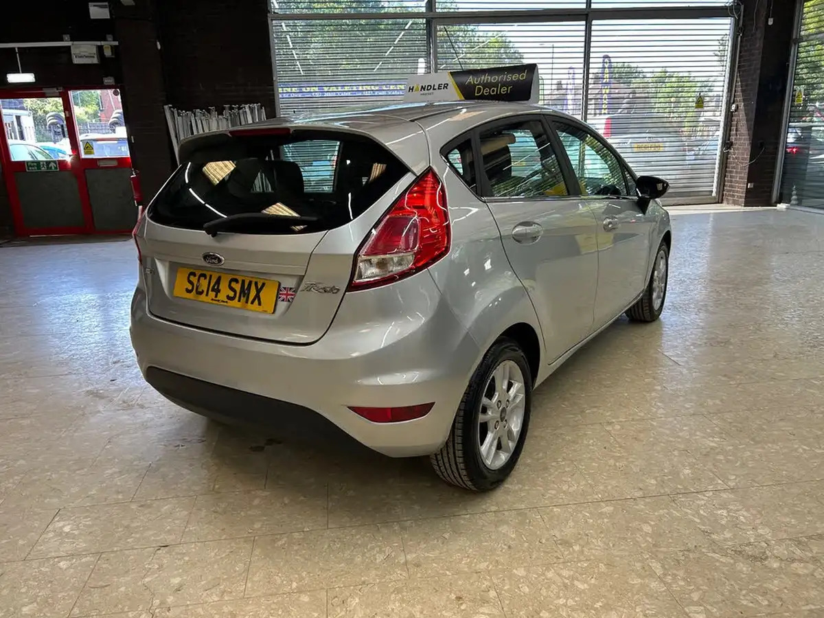 2014-ford-fiesta-10-zetec-100ps-ecoboost-ss-5d-big-6