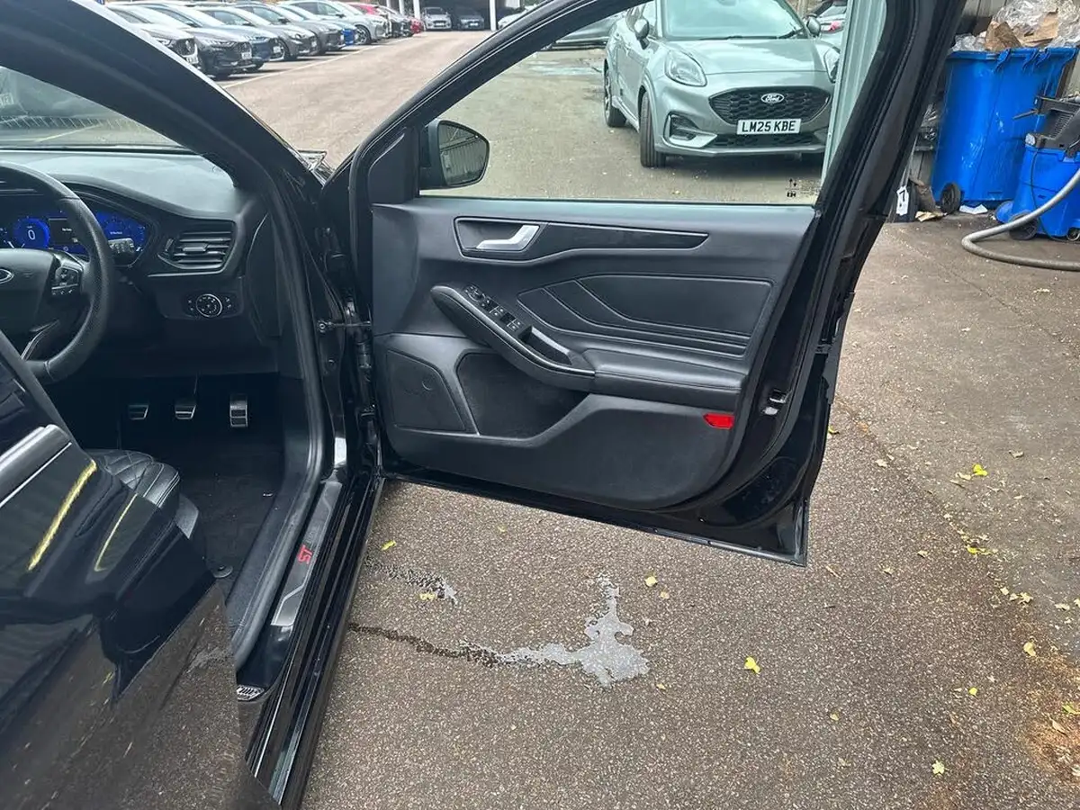 2022-ford-focus-10t-st-line-vignale-155ps-hybrid-mhev-hatchback-big-34