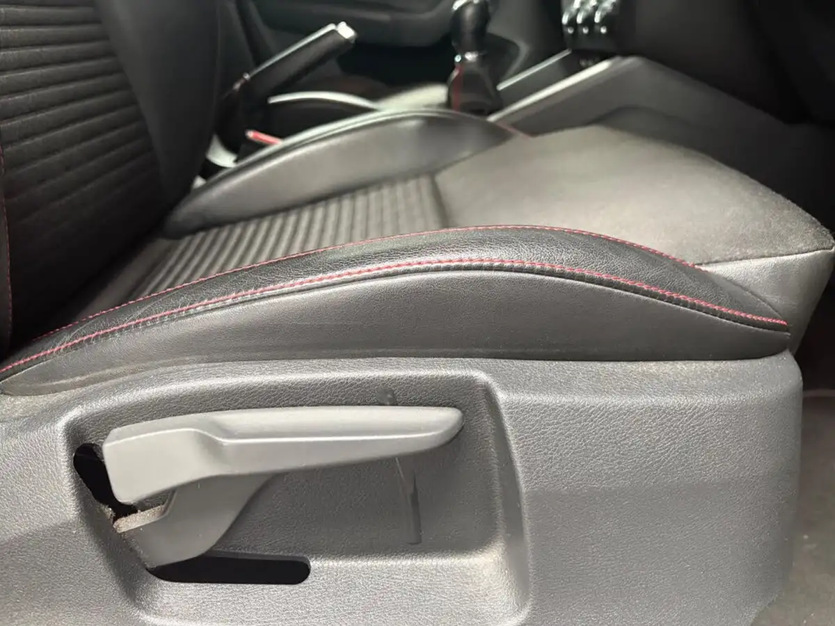 2013-skoda-octavia-20tdi-vrs-184ps-estate-big-38