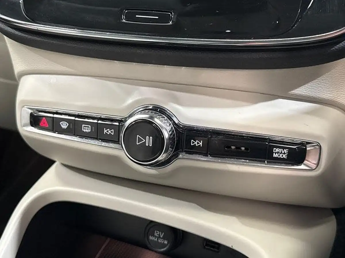 2021-volvo-xc40-20-b4-inscription-pro-194bhp-auto-big-23
