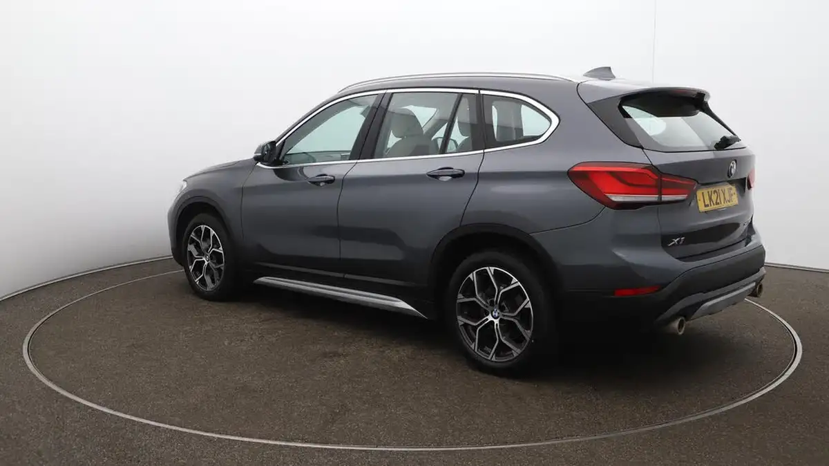 2020-bmw-x1-20-sdrive-20i-xline-big-63