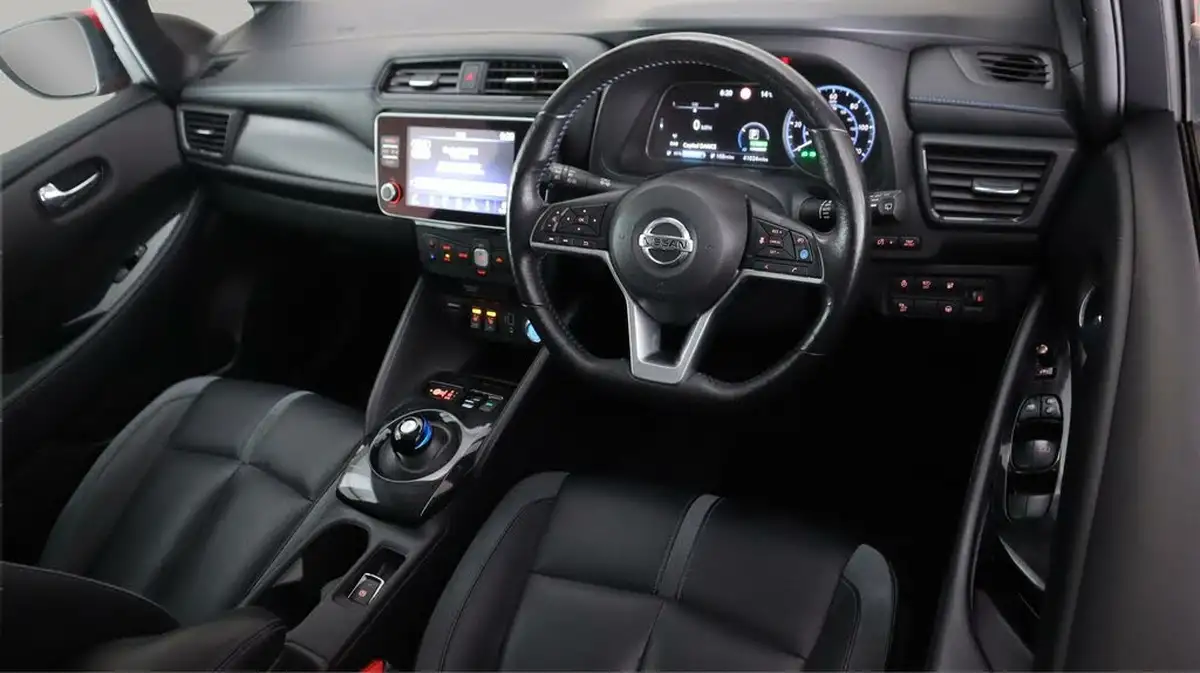 2020-nissan-leaf-e-e-tekna-big-9