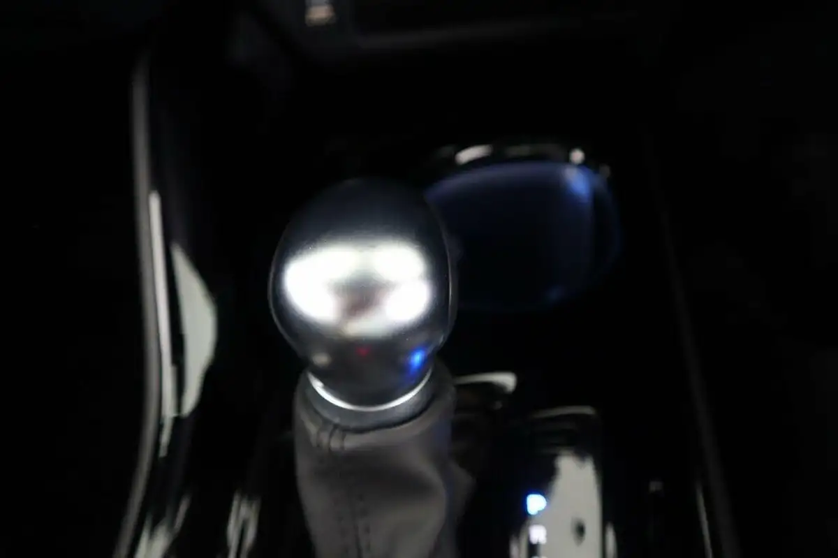2022-toyota-c-hr-18-vvt-i-design-big-45