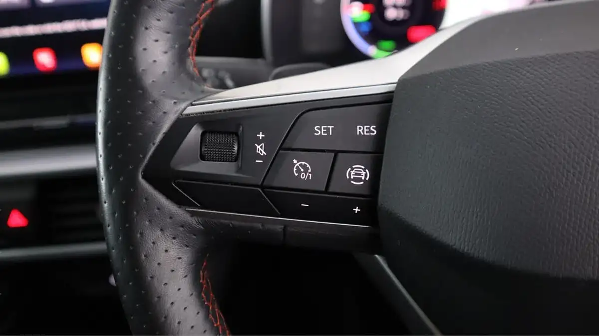 2021-seat-leon-14-e-hybrid-fr-hatchback-big-22