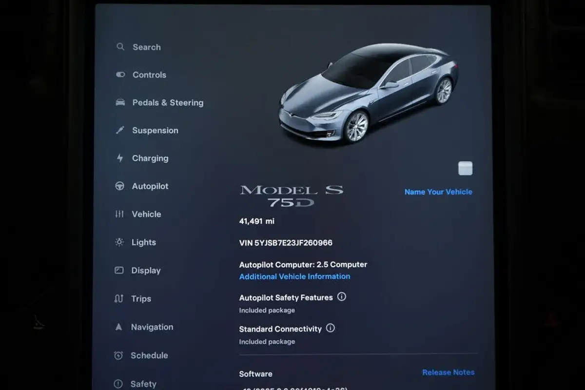 2018-tesla-model-s-e-75d-big-33