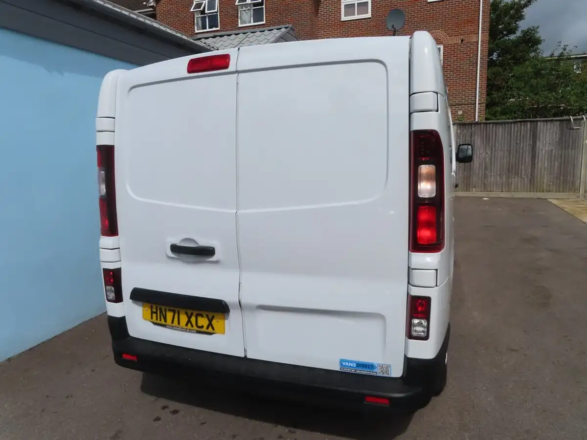 2021-renault-trafic-20dci-ll30-energy-120-business-panel-big-11