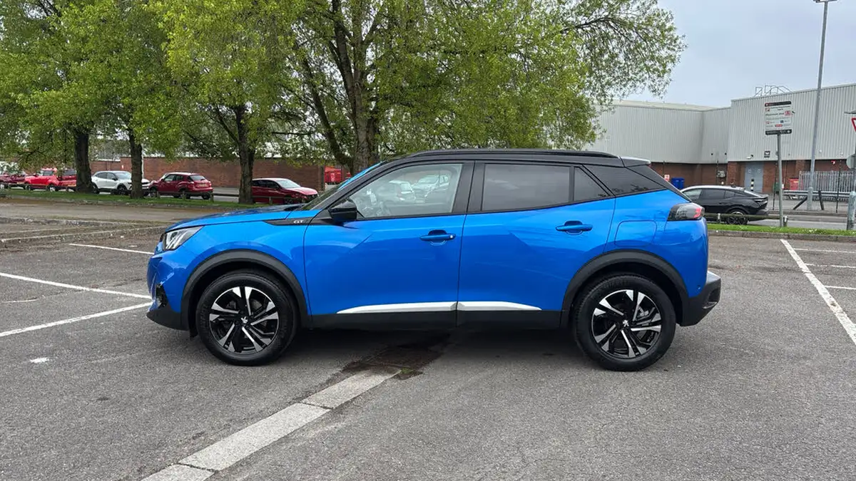 2021-peugeot-2008-suv-12-puretech-gt-eat8-big-5