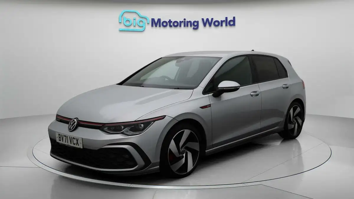 2021-volkswagen-golf-20-tsi-gti-dsg-big-3