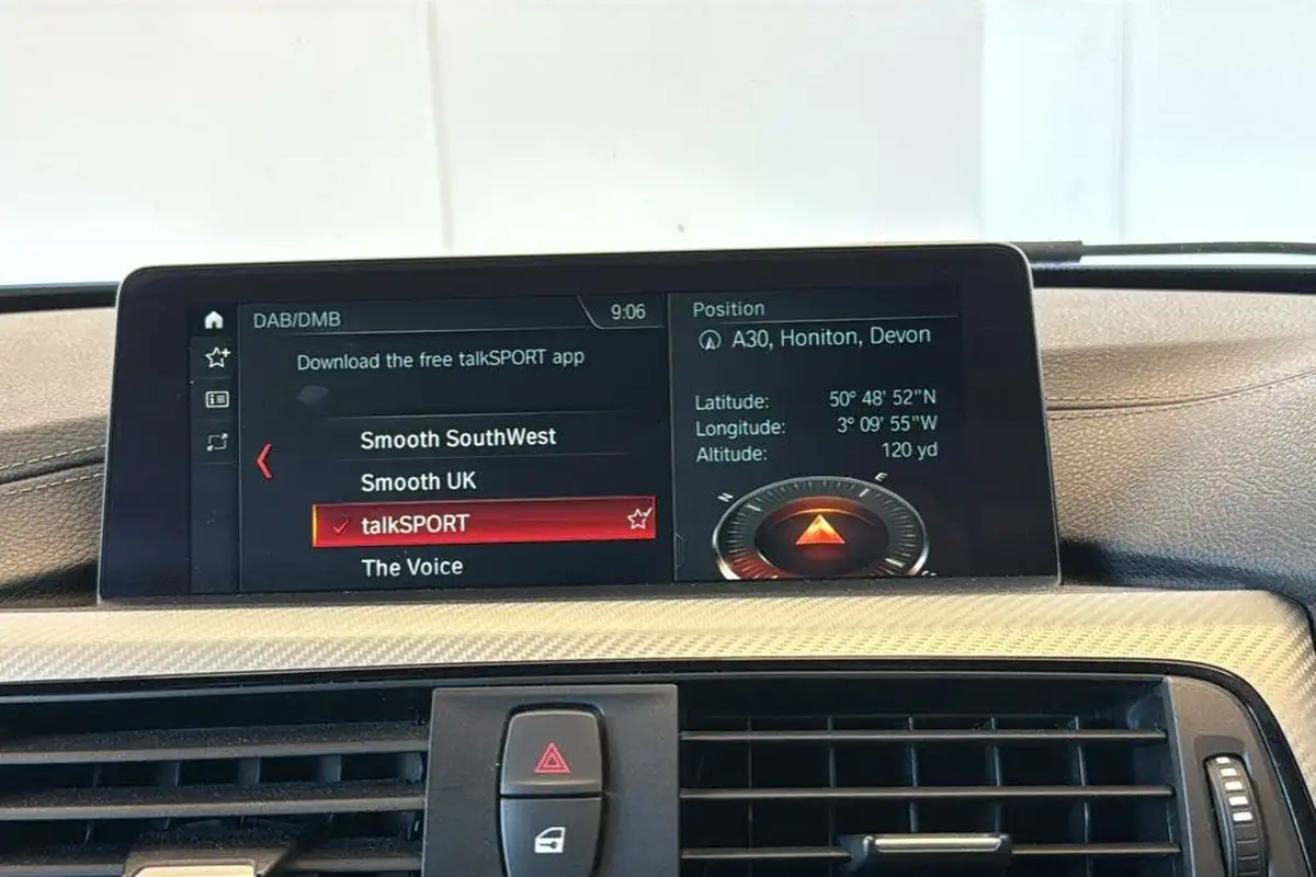 2018-bmw-3-series-20-330e-m-sport-big-26