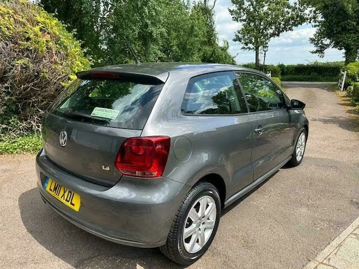 2011-volkswagen-polo-14-se-85ps-3d-big-5