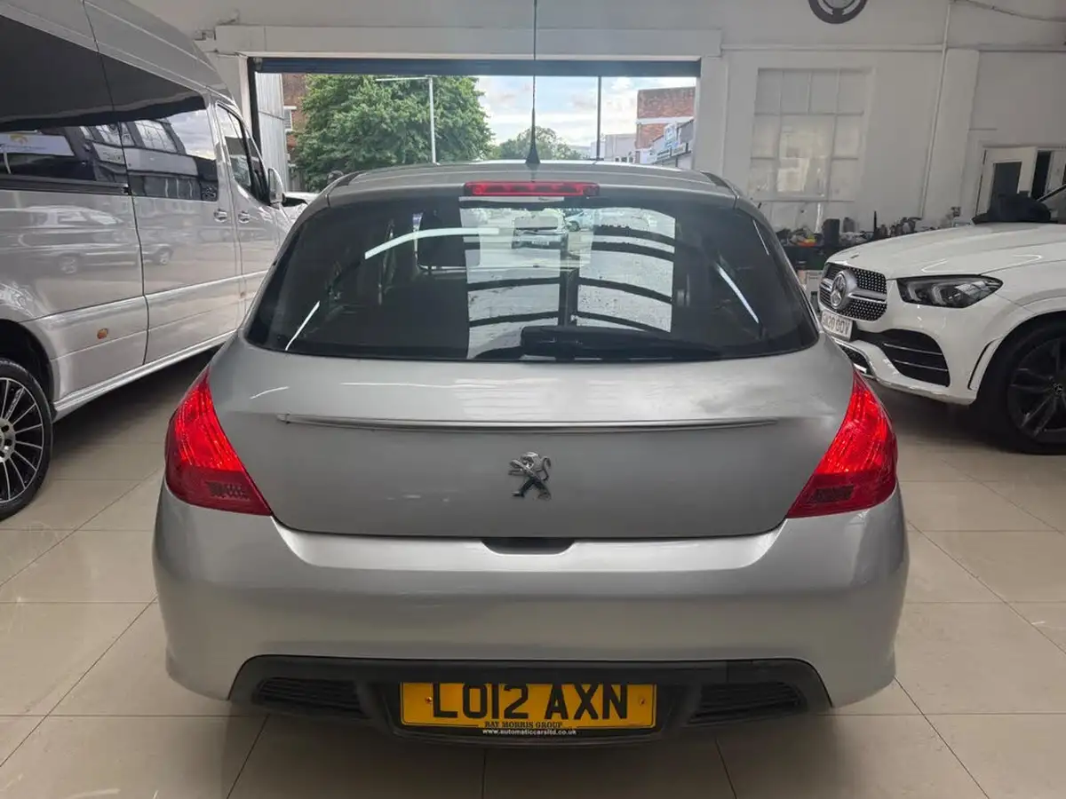 2012-peugeot-308-16-access-auto-big-8