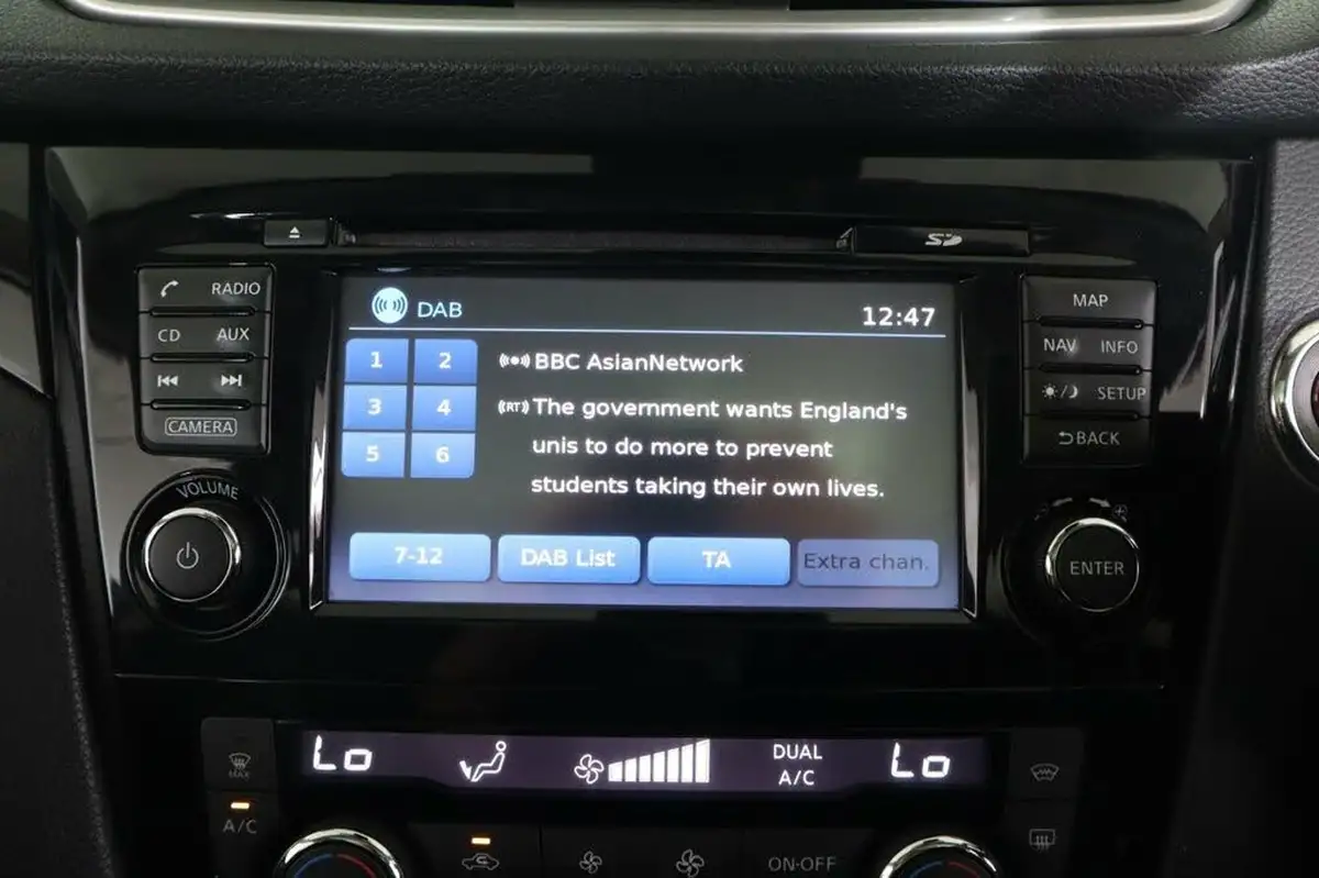 2014-nissan-qashqai-16dci-tekna-4x4-big-32