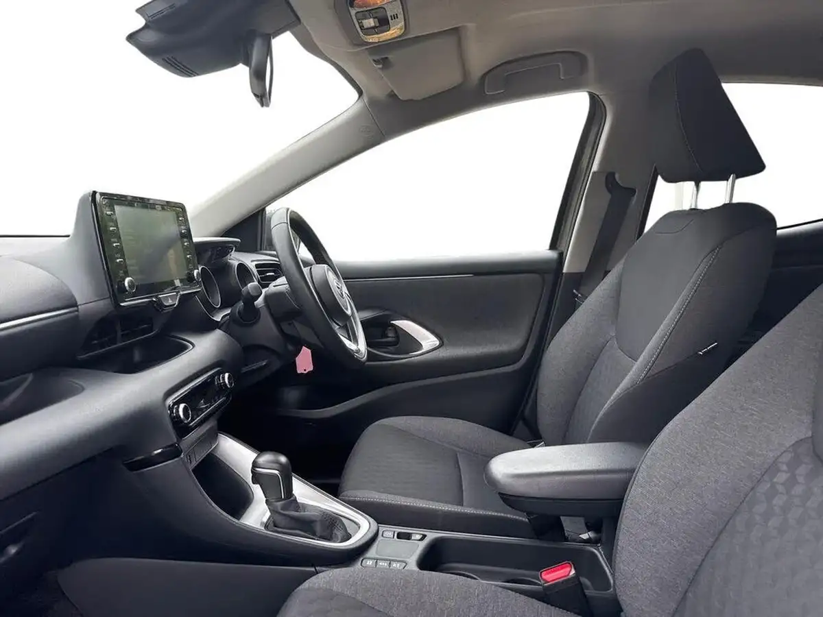 2021-toyota-yaris-15-vvt-i-design-big-15