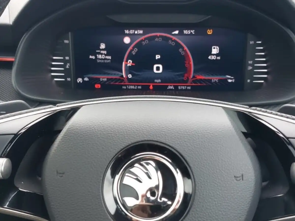 2024-skoda-kamiq-10-tsi-monte-carlo-116ps-dsg-big-15