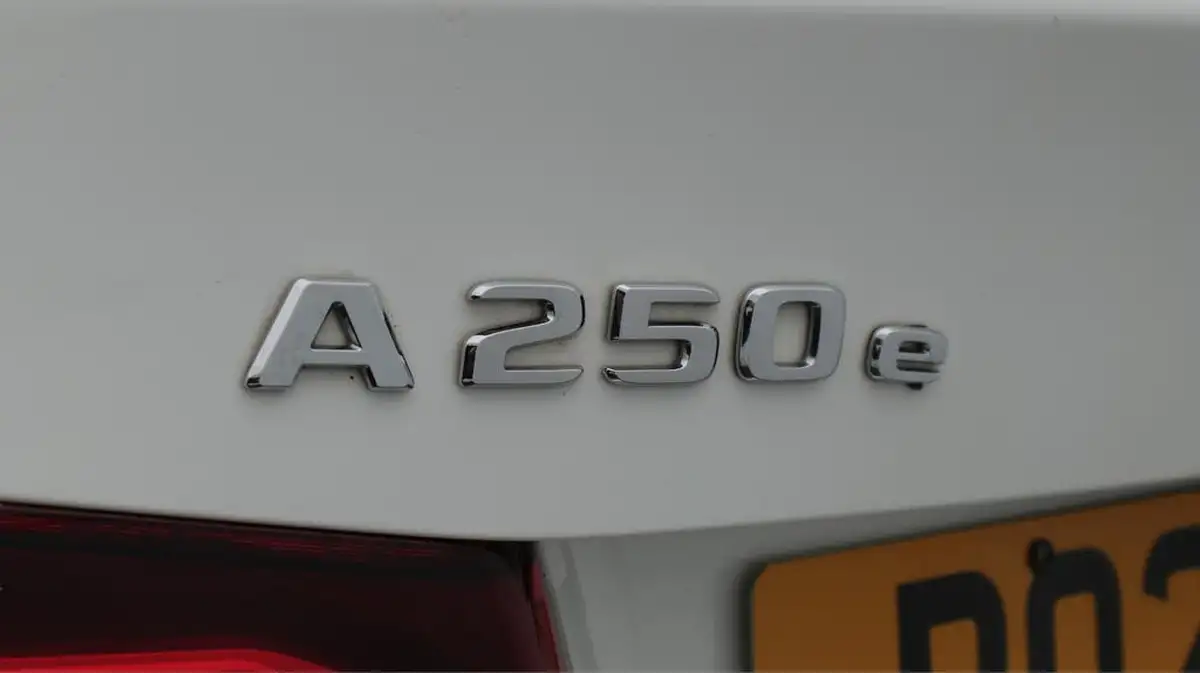 2021-mercedes-benz-a-class-13-a250e-amg-line-executive-saloon-4d-big-34