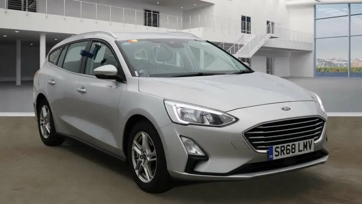 2018-ford-focus-15-zetec-120ps-estate-big-0