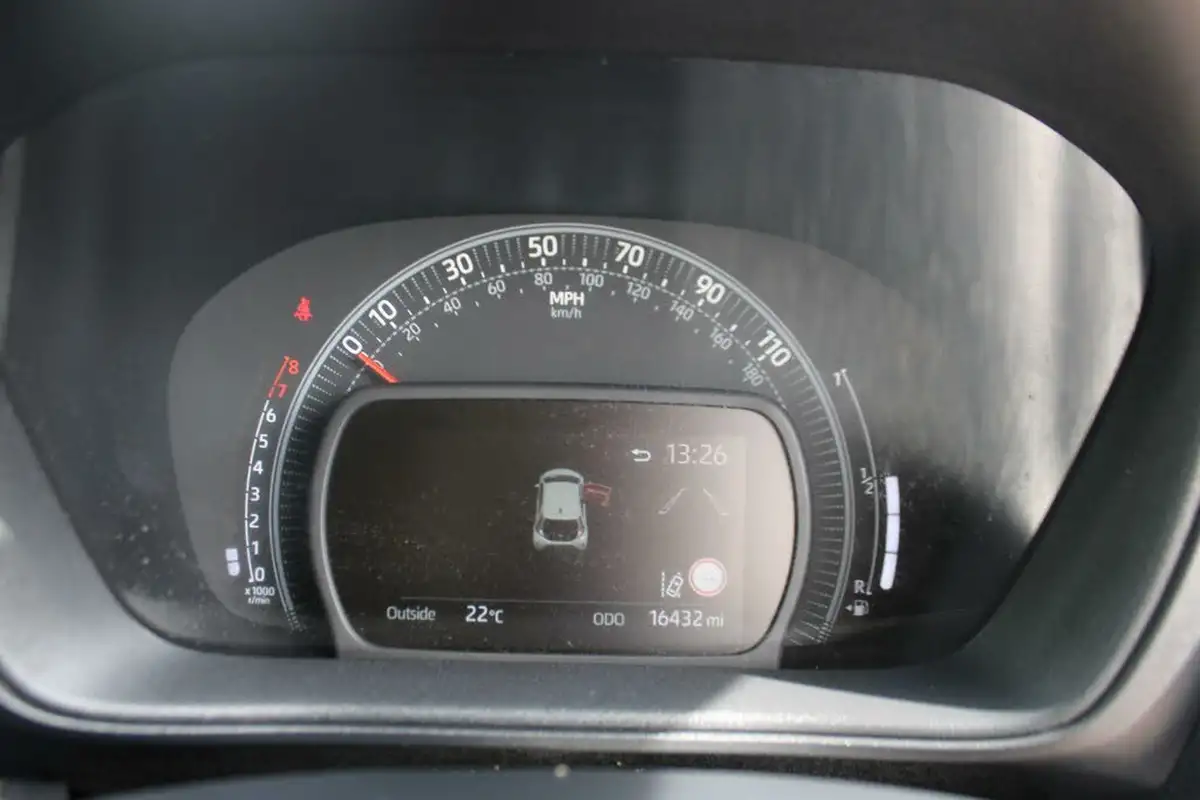 2023-toyota-aygo-x-10-vvt-i-exclusive-big-25