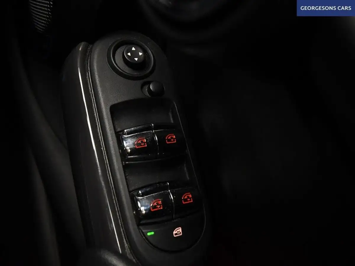 2020-mini-countryman-15-cooper-classic-big-36