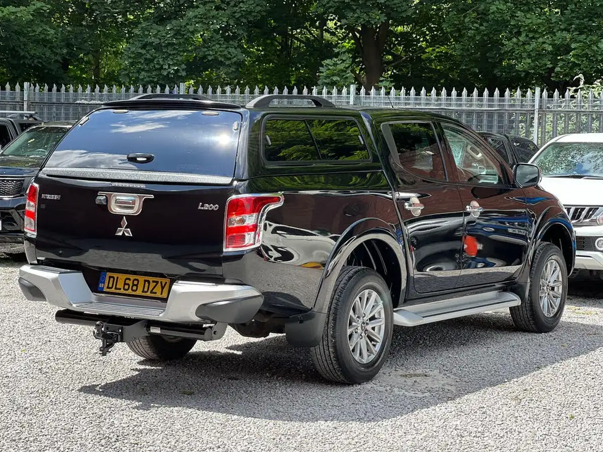 2018-mitsubishi-l200-24di-d-barbarian-eu6b-auto-big-5