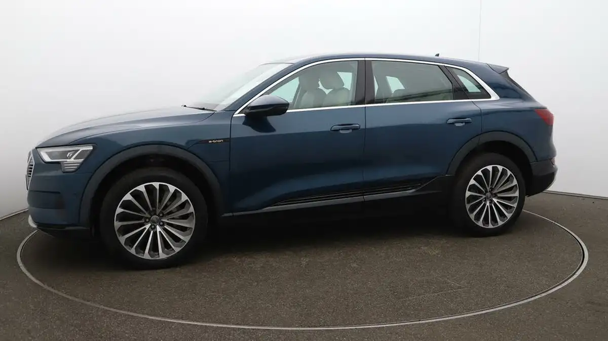 2019-audi-e-tron-55e-big-61