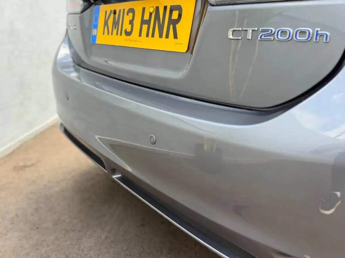 2013-lexus-ct-200h-18-premier-big-40