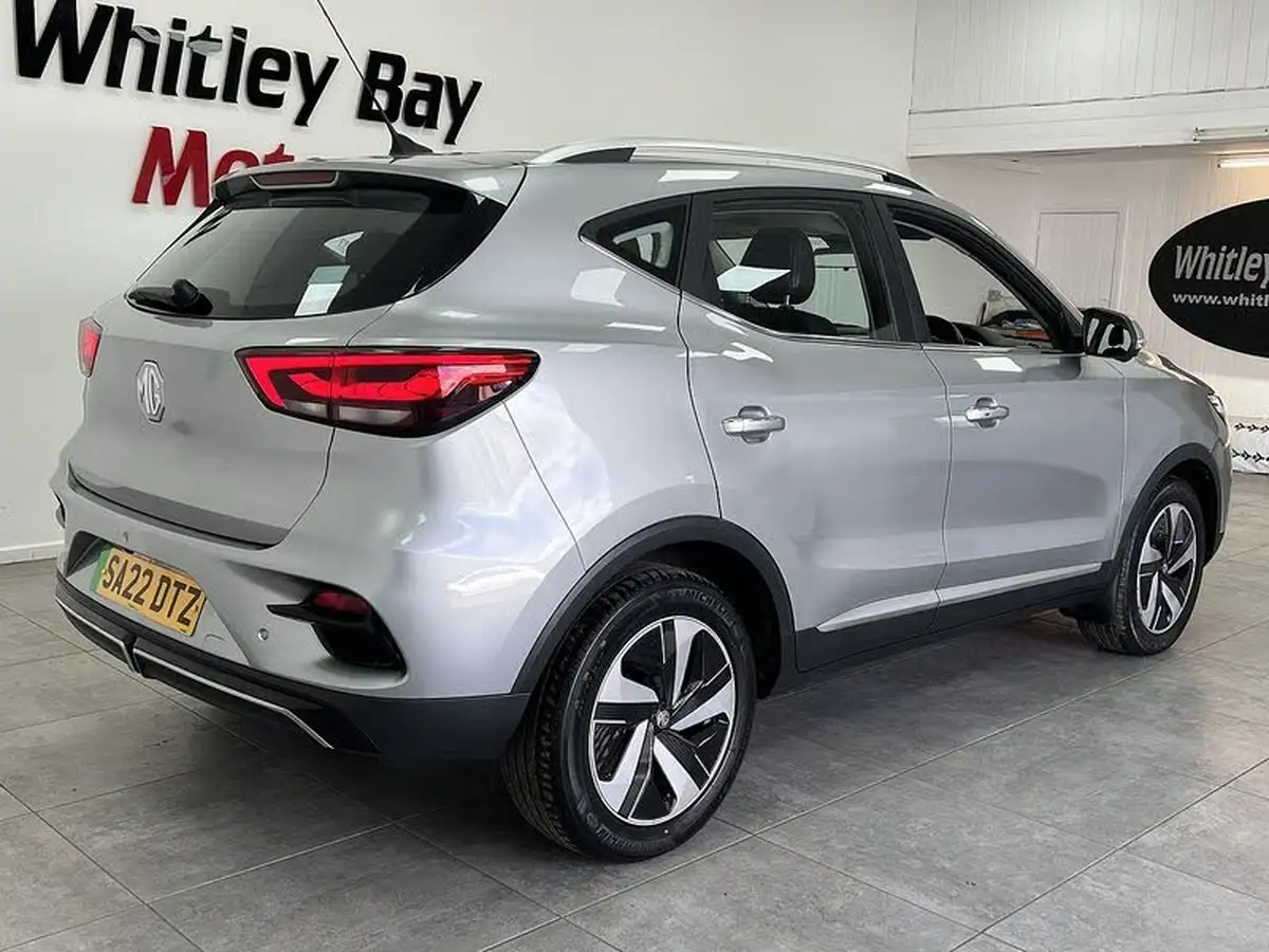 2022-mg-zs-suv-e-trophy-ev-176ps-big-2