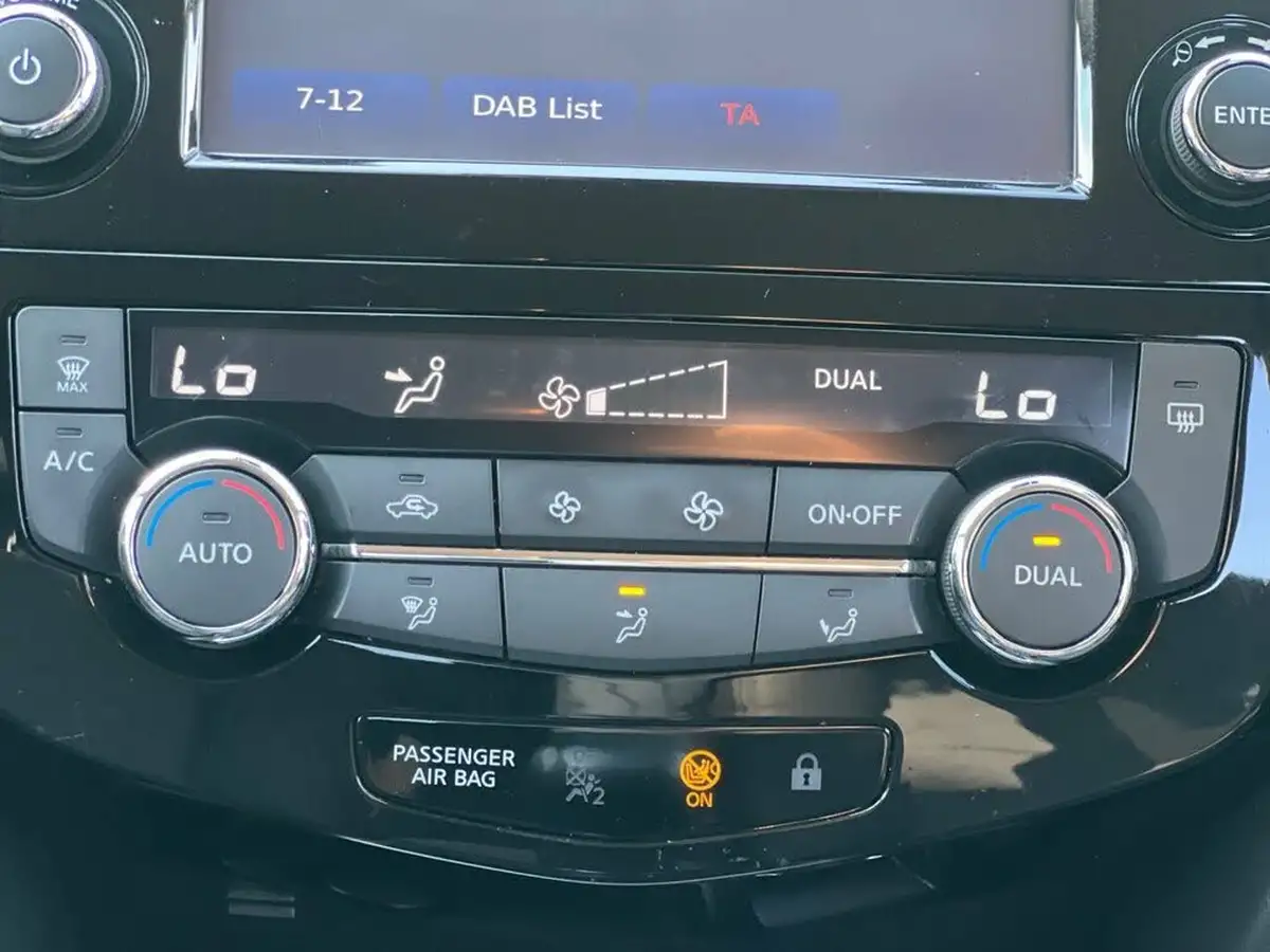 2016-nissan-qashqai-15dci-n-connecta-99g-big-35
