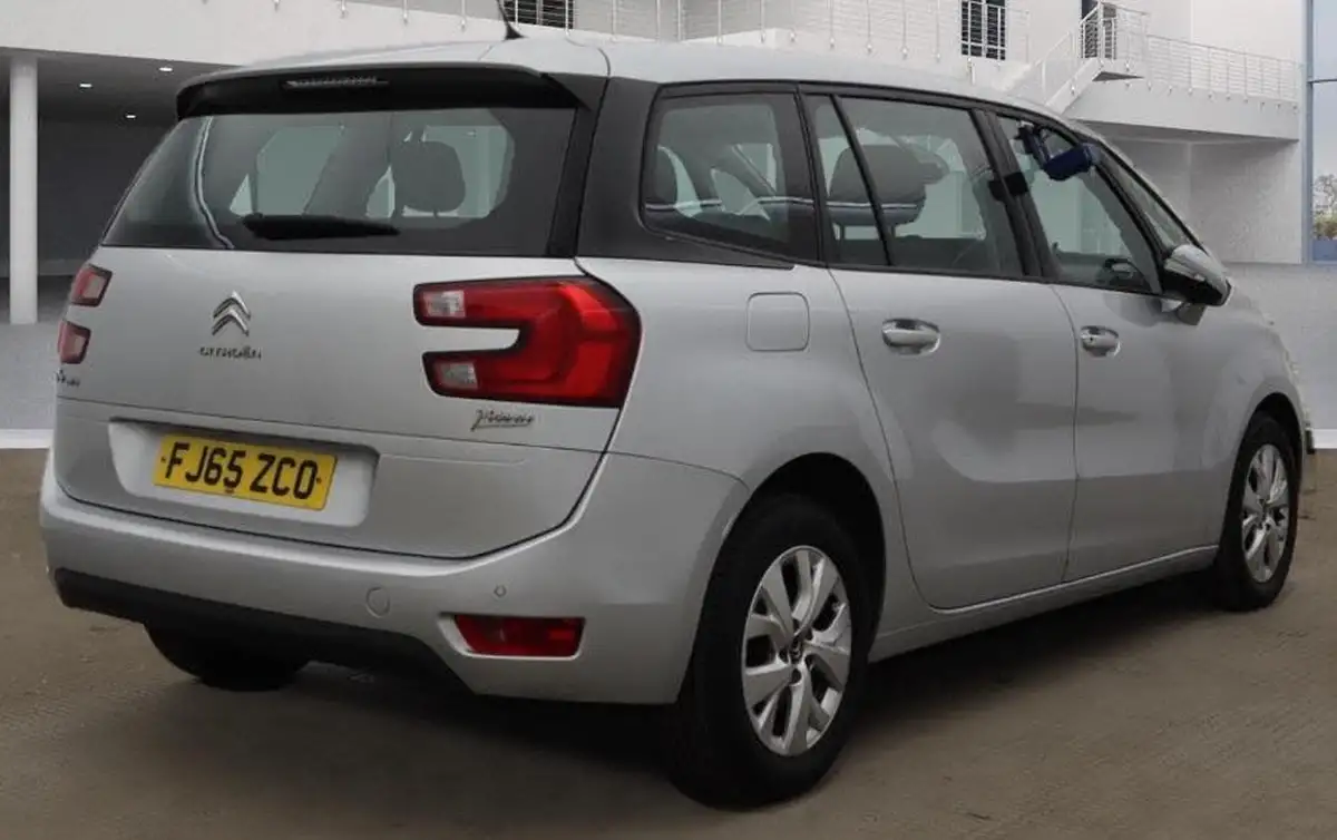 2015-citroen-grand-c4-picasso-16bluehdi-exclusive-eat6-big-1