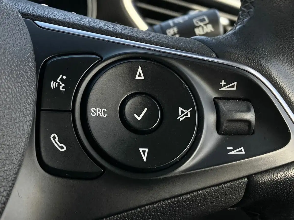 2022-vauxhall-crossland-12-elite-edition-130ps-big-30