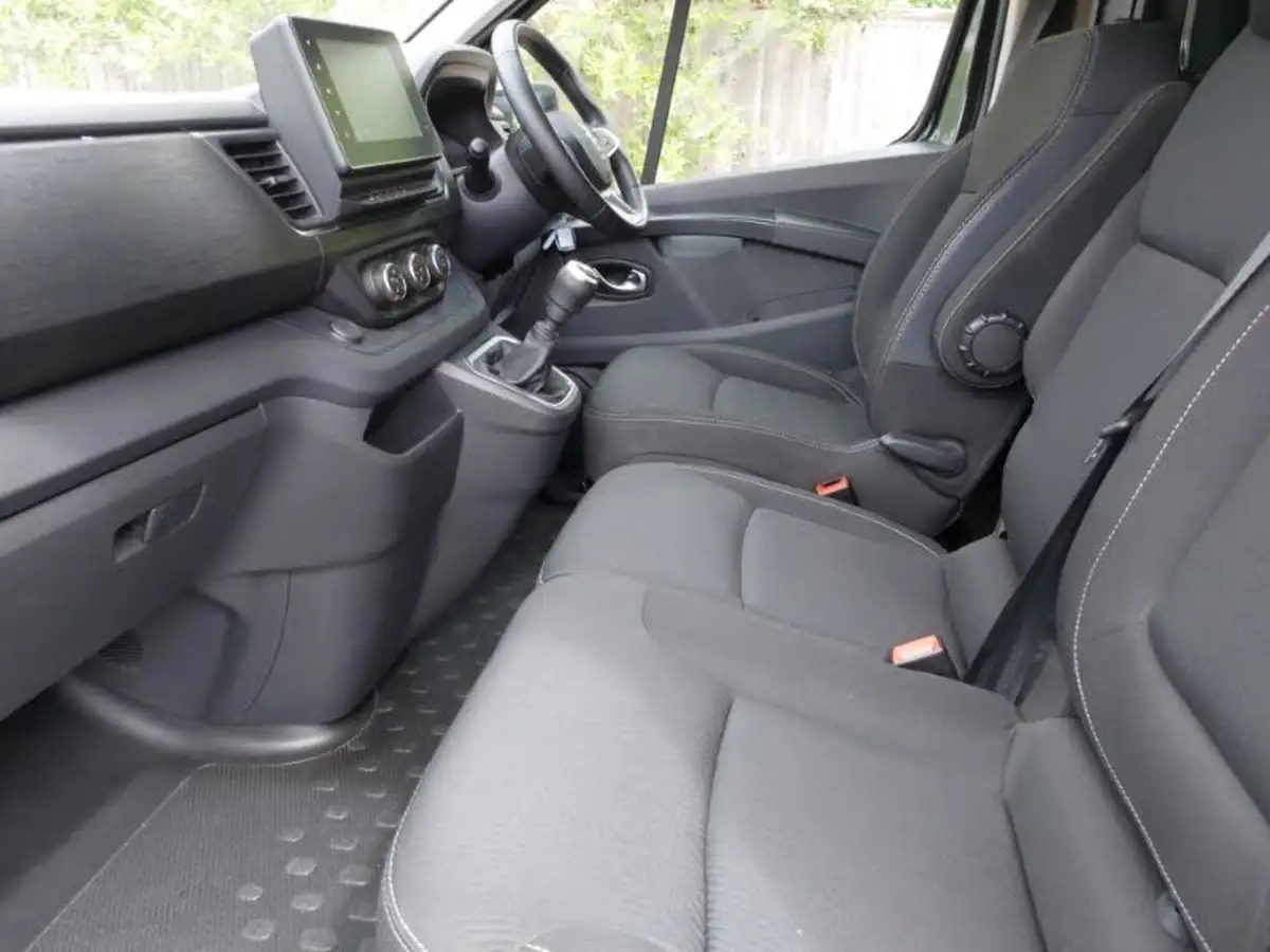 2023-renault-trafic-20dci-sl28-130-sport-big-4