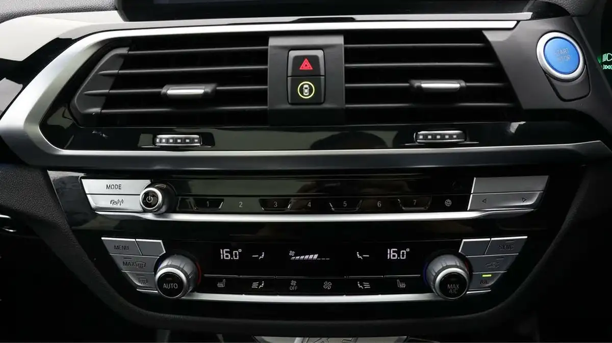 2022-bmw-ix3-e-premier-edition-big-12
