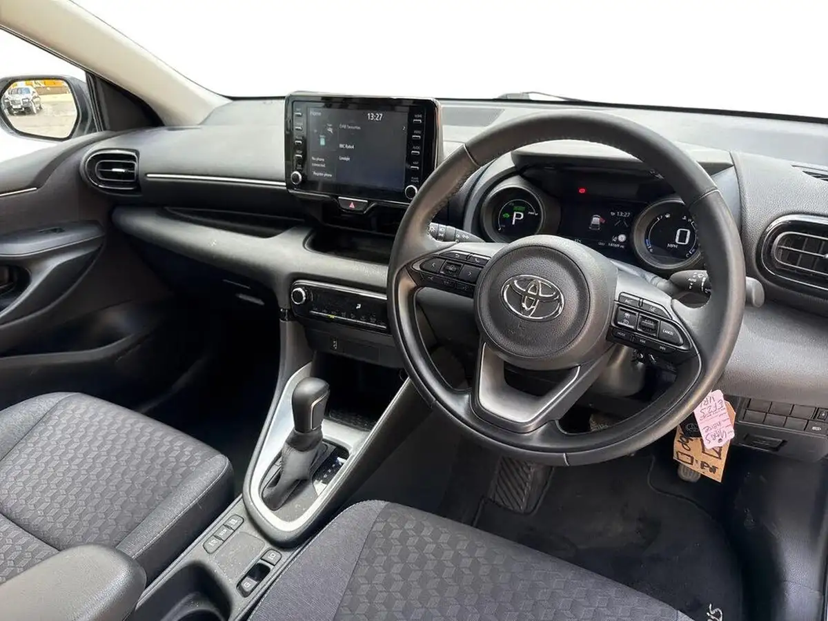2023-toyota-yaris-15-vvt-i-design-big-9