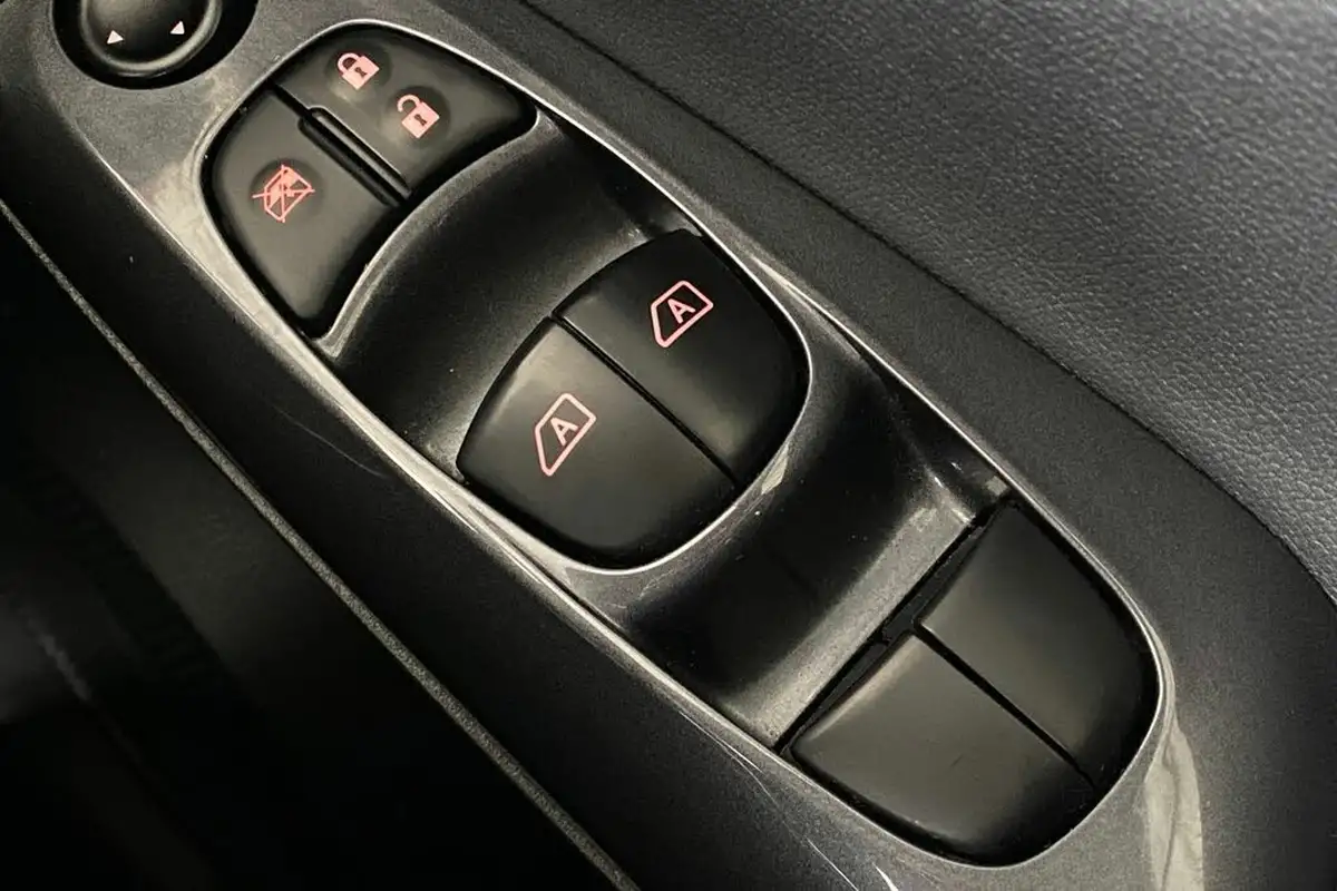 2020-nissan-juke-10-dig-t-tekna-117ps-big-39