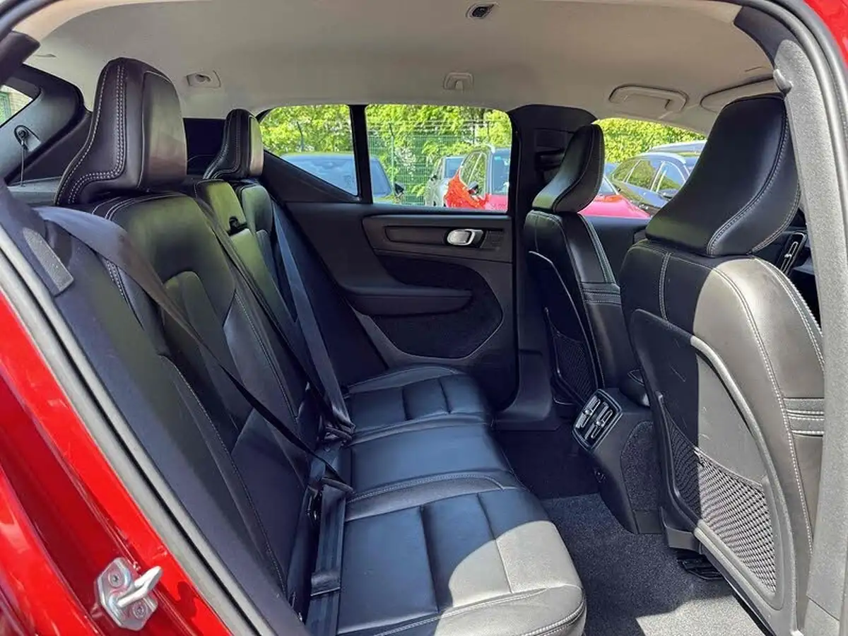 2020-volvo-xc40-20-b4-inscription-awd-big-14