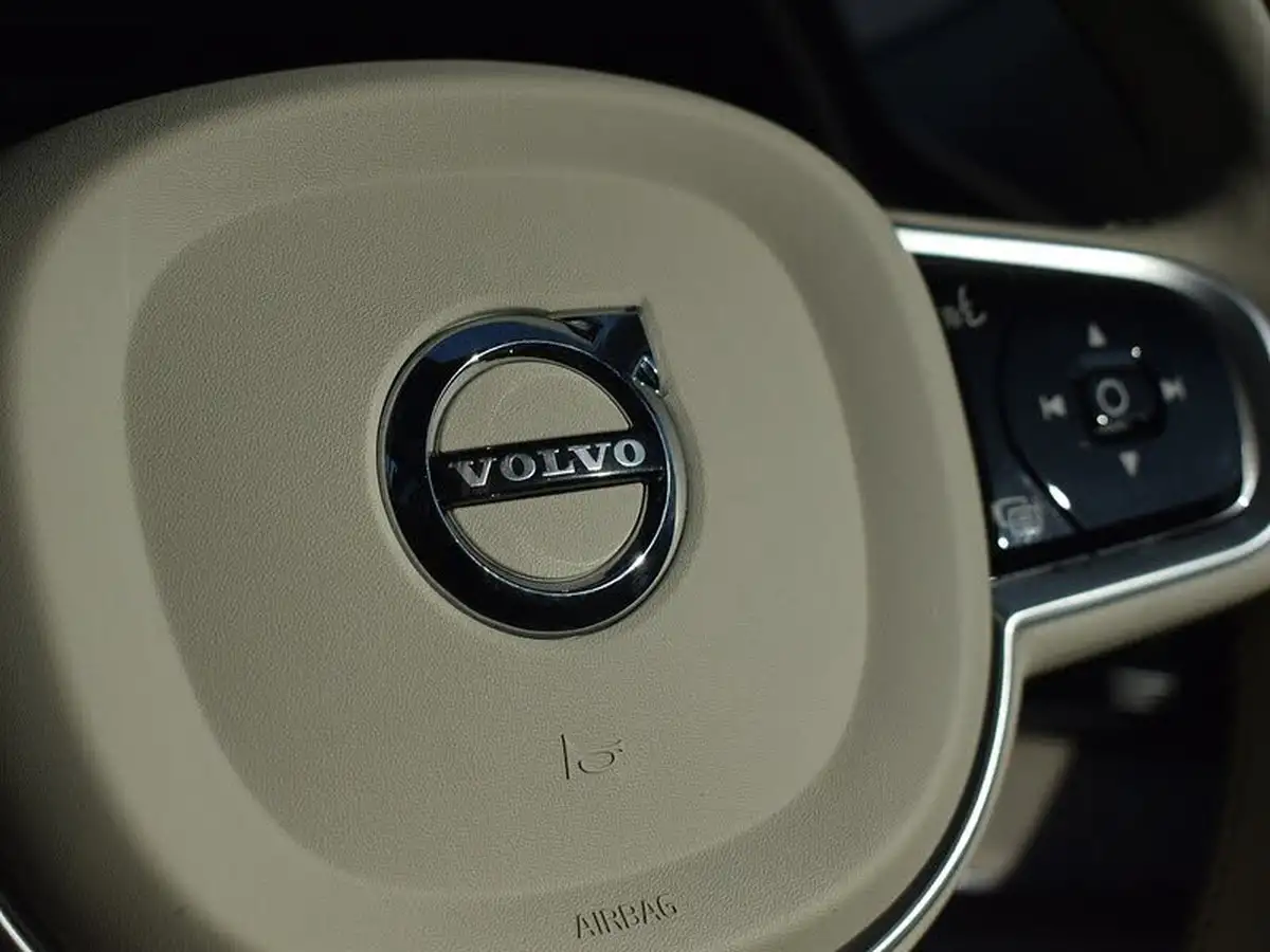 2021-volvo-xc90-20-t8-inscription-384bhp-big-26