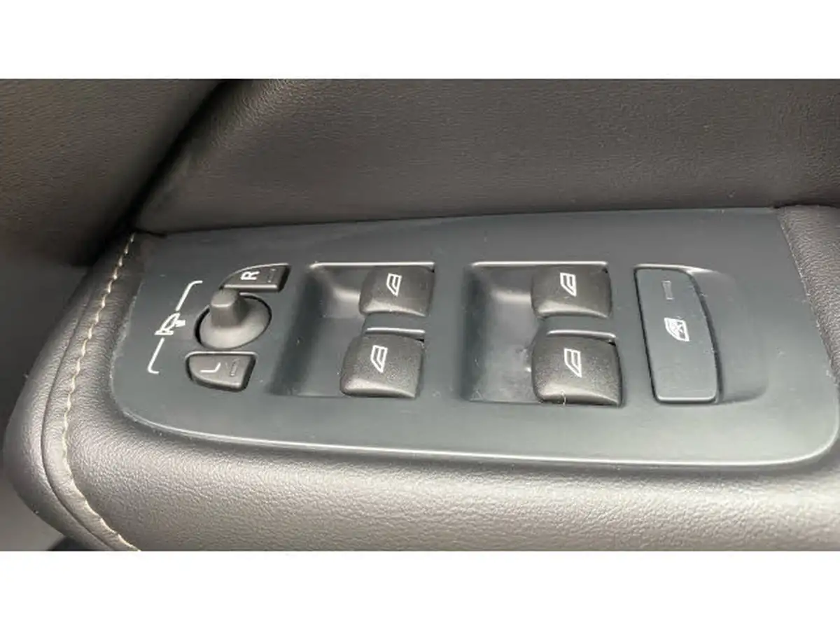 2021-volvo-xc60-20-b5-inscription-awd-big-27