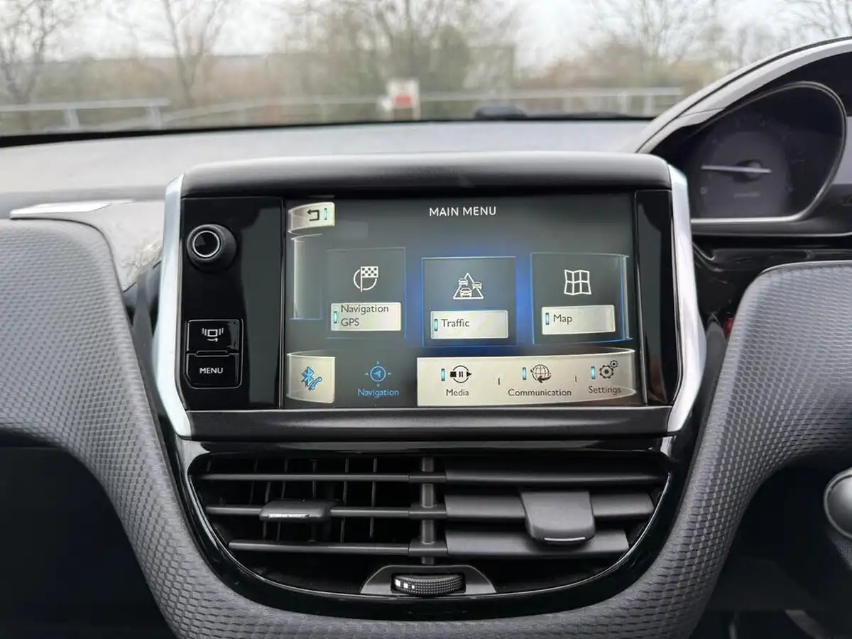 2014-peugeot-2008-crossover-12-e-vti-allure-big-27