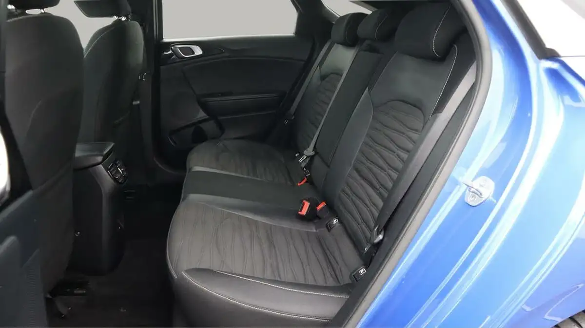 2022-kia-pro-ceed-15-t-gdi-gt-line-big-16