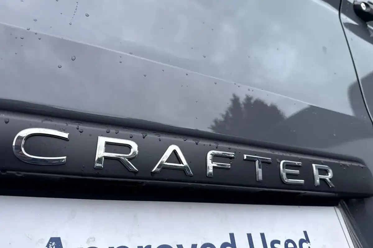 2024-volkswagen-crafter-20tdi-cr35-mwb-commerce-plus-140pseu6d-big-34