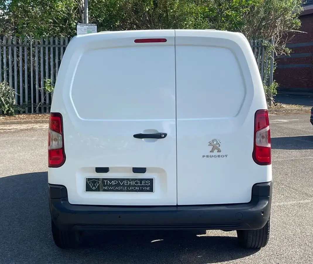 2019-peugeot-partner-16bluehdi-1000-professional-big-9