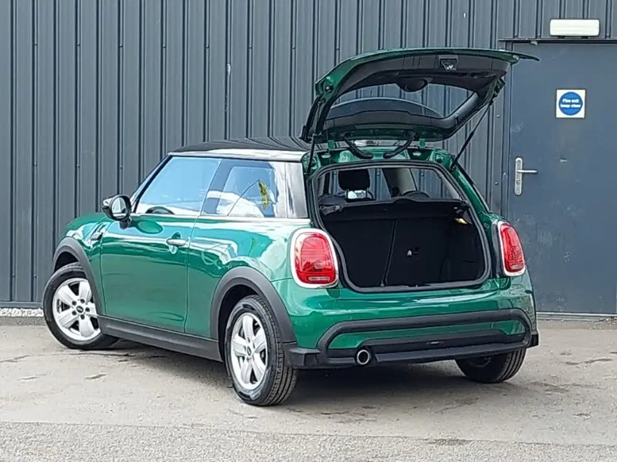 2021-mini-cooper-15-cooper-classic-hatchback-3d-big-11