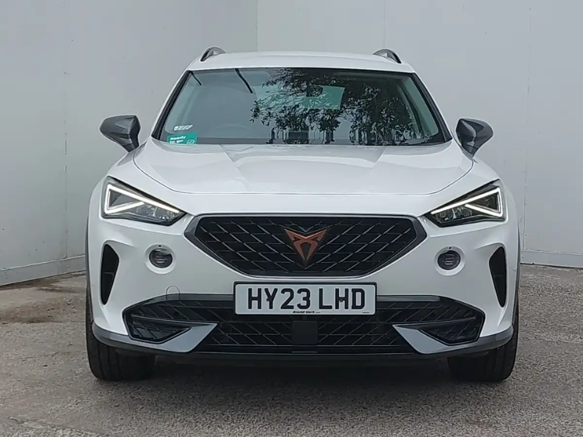 2019-lexus-is-300h-25-is-big-11
